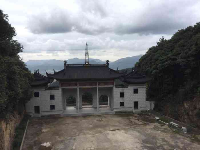 灵峰禅寺-"灵峰禅寺在宁波北仑区大碶灵峰山腰,有悠久.