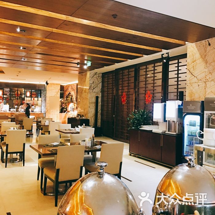 济南鲁能贵和洲际酒店自助餐厅