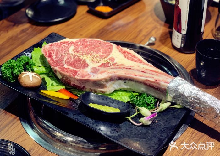 油花台式炭火烧肉·和牛专门店(保利店)和牛战斧牛排图片