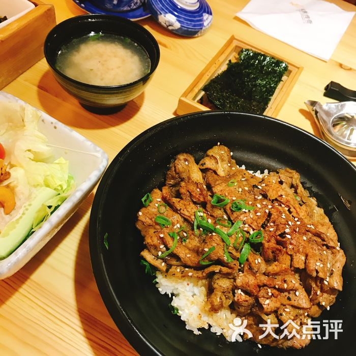 招牌雪花牛肉饭