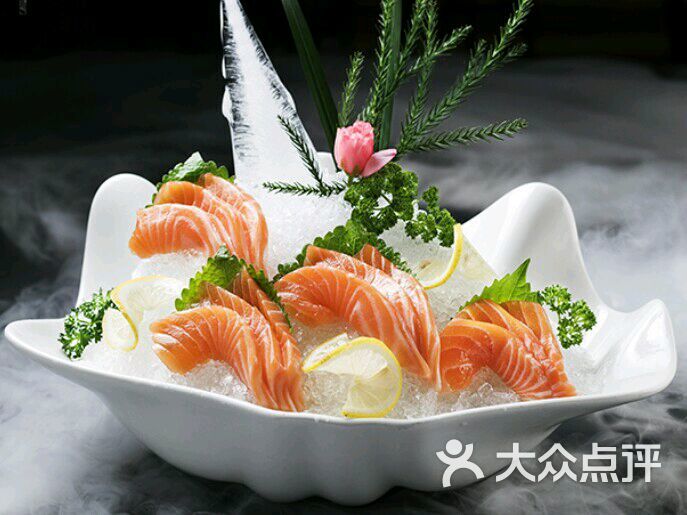 刺身挪威三文鱼