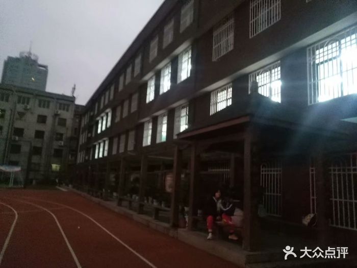 贵阳市第三十七中学图片