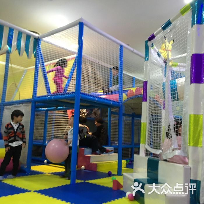 绿豆蛙儿童乐园