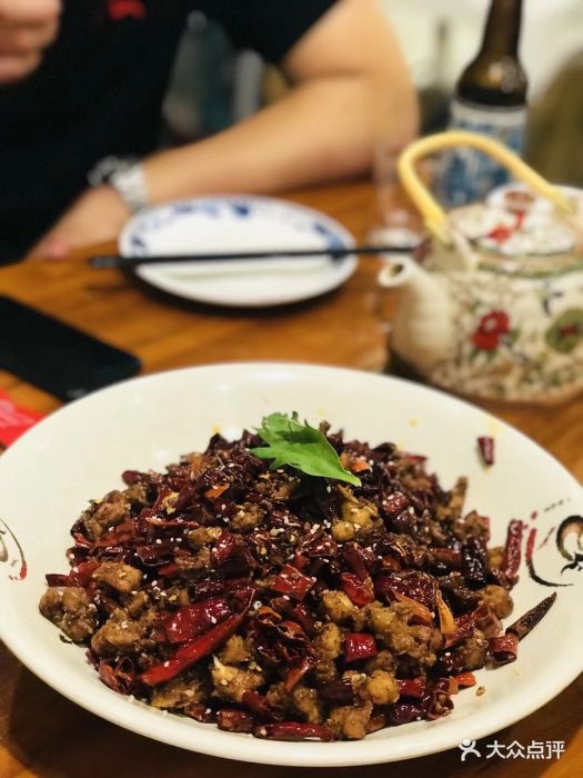 一筒江湖川菜江湖菜歌乐山辣子鸡图片 第3张