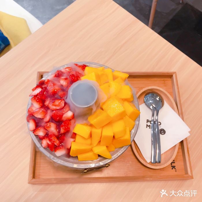 popo milk婆婆鲜奶坊(万达店)草莓芒果双拼火锅冰图片
