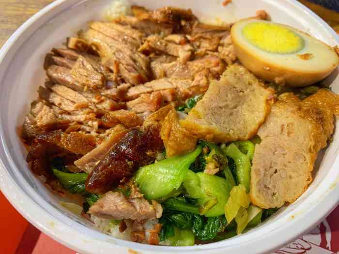 康小贝猪脚饭(肇嘉浜路店"外卖点了康小贝,配送速度还是挺快的,外包