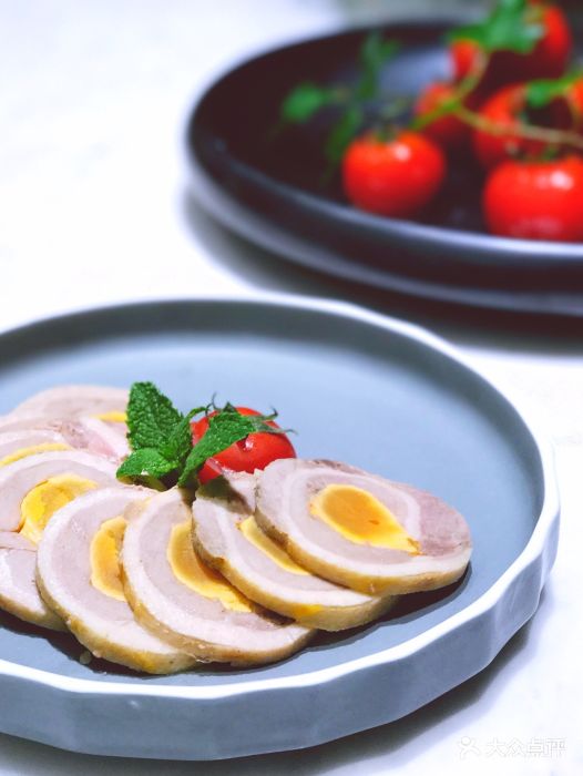 茉莉烟熏中式蛋黄鸭卷