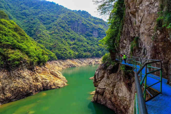 浙东大峡谷风景区-"浙东大峡谷是以青山绿水,奇峰怪石