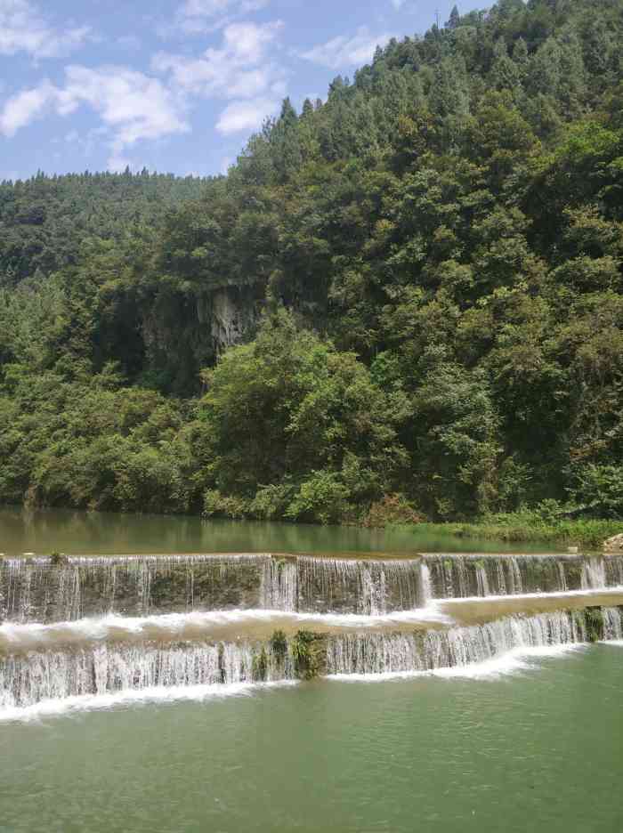 御泉河旅游景区"御泉河旅游景区位于重庆涪陵城东南19公里.