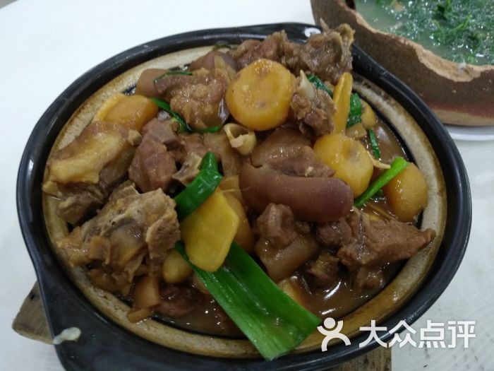 焖羊肉煲