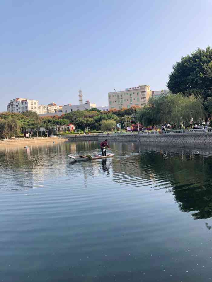 敬贤公园-"公园还是挺大的,有湖,绿化很好,适合在这."-大众点评移动版