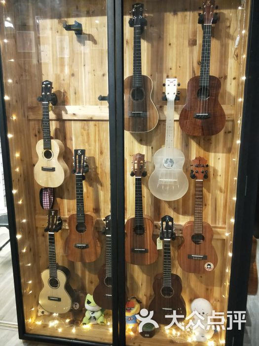 ukulele哈里里四弦公社(明发商业广场店)图片 第4张