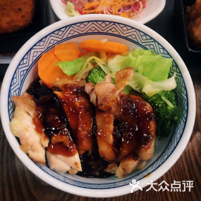 吉野家照烧鸡饭图片 - 第1张