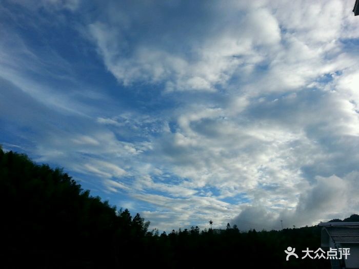 个人观点仅供参考,我住的是标间。具体概括.