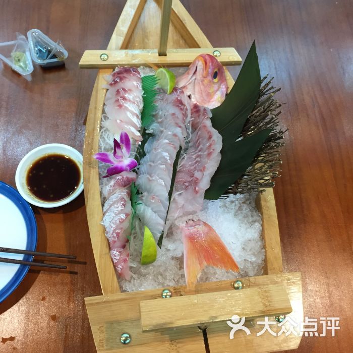 低度深海鱼刺身·火锅(南山店)金菠萝刺身活造图片 - 第3张