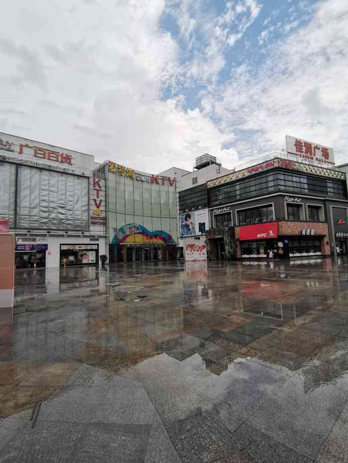 佳润广场-"佳润广场位于地铁三号线的上盖,交通非常便