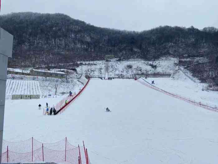 襄阳梅花寨云海滑雪场
