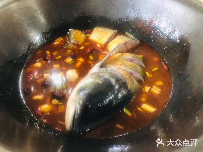 三江鱼东北特色铁锅炖(骆驼店)千岛湖大鱼头图片