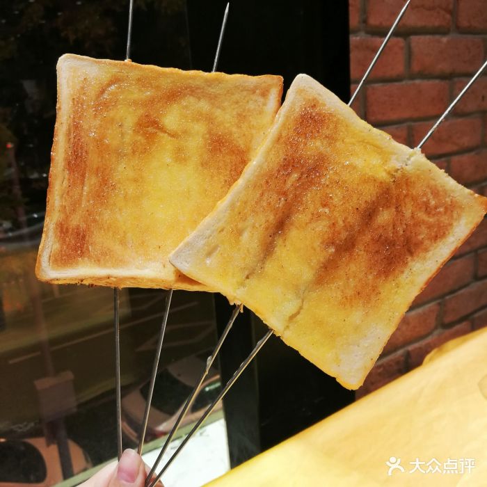 聚富林烧烤店烤面包片图片 - 第7张