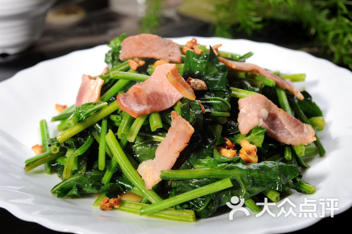 烟肉炒菠菜