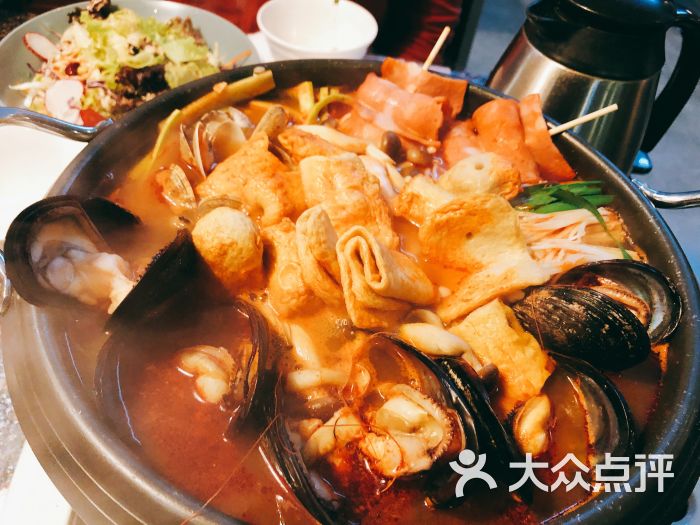 明洞韩国料理(星光广场店)海鲜鱼饼串串锅图片 第2张