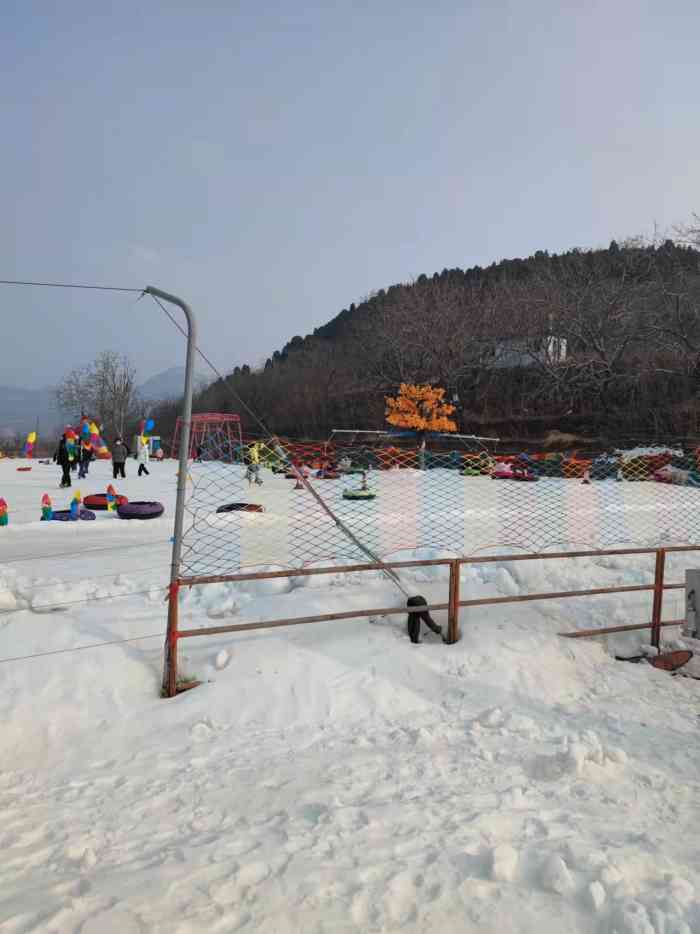 济南卧虎山滑雪