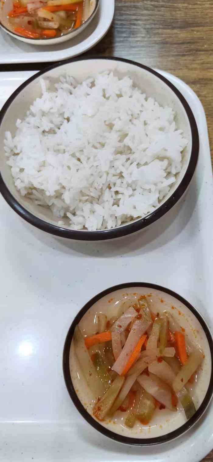 庞记排骨米饭-"咸菜>酸菜>海带豆腐汤>豆角=排骨."