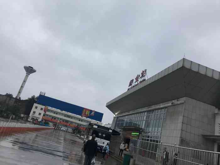 织金站-"织金火车站03算是贵州比较小的一个火车站.