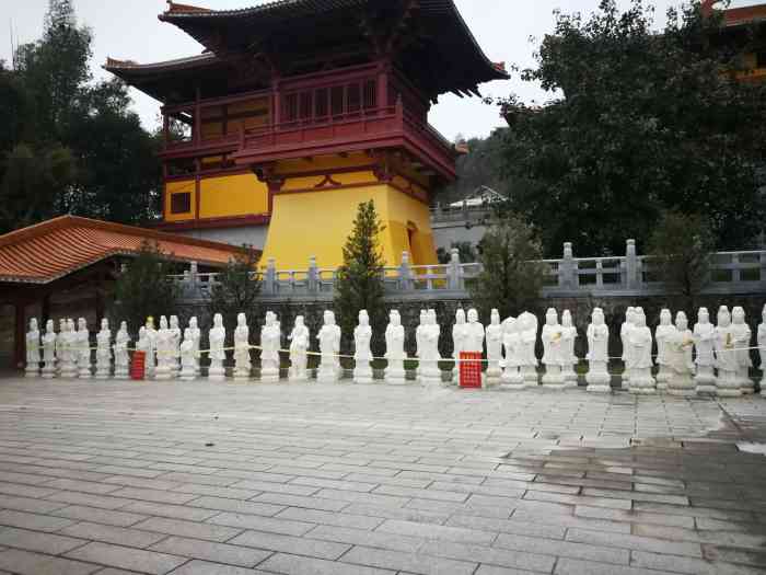 平远大佛寺-"大老远从梅城跑过来,听说香火挺旺,实际.