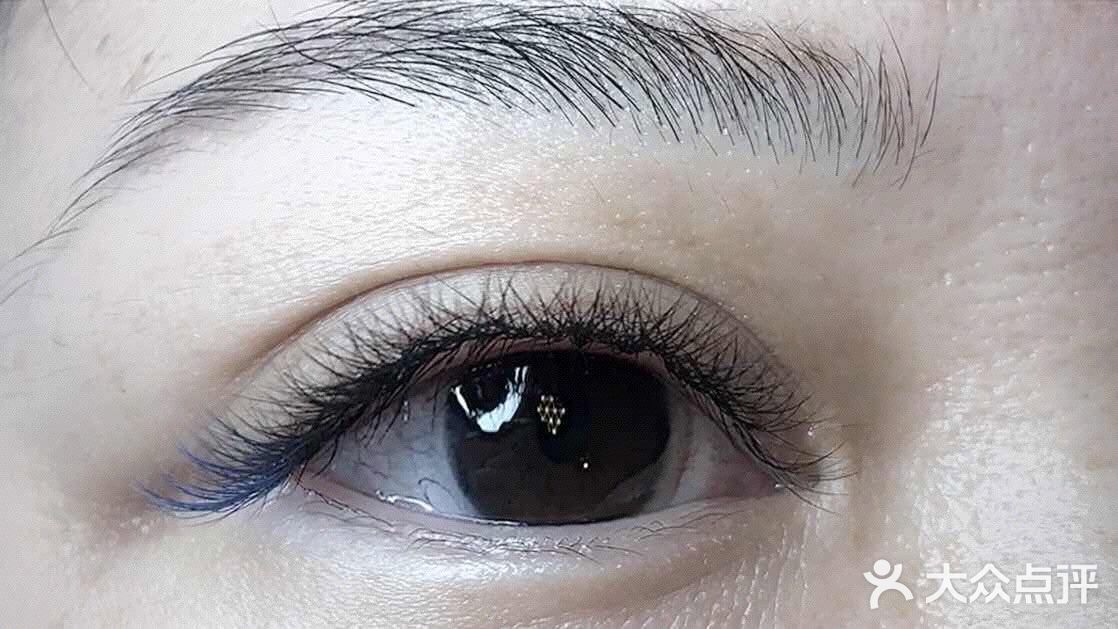 感觉睫毛长翘的同时眼睛也好有神