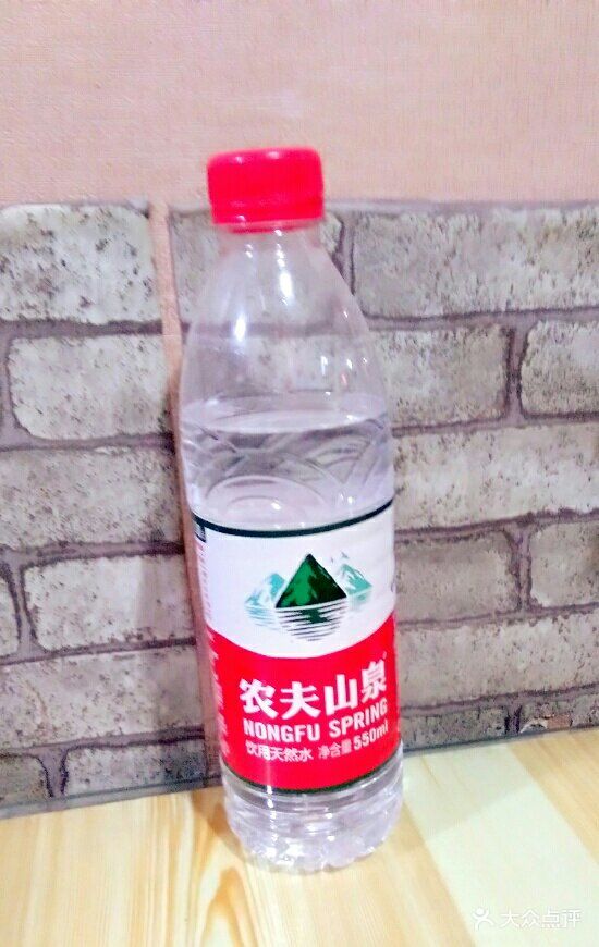 农夫山泉水
