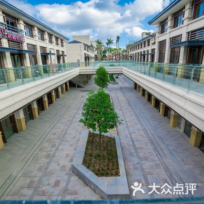 官塘学院小镇商业街