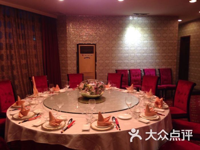 雍景湾大酒楼(雍景豪园店)的点评