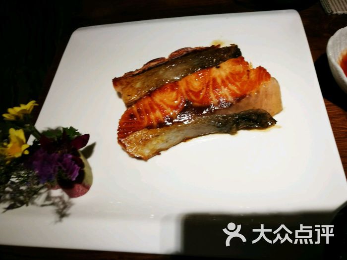 铁板香煎三文鱼
