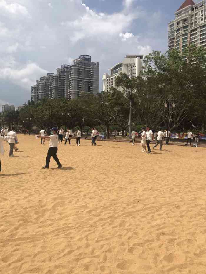 海天公园沙滩-"海天公园的沙滩就在美丽湾对过的大海上,这.