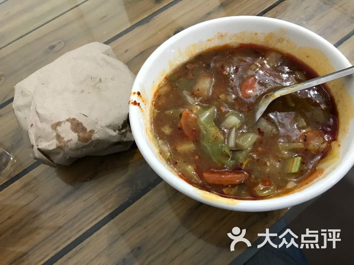 丁老大腊牛肉夹馍 肉丸胡辣汤(蒋家寨店)图片 - 第3张