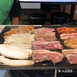 八色烤肉人均_烤肉拌饭图片(2)