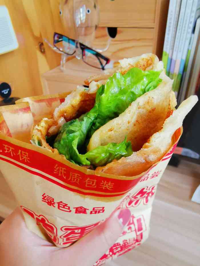 香酥鸡蛋灌饼-"在附近买东西竟然搜到有鸡蛋灌饼摊,那