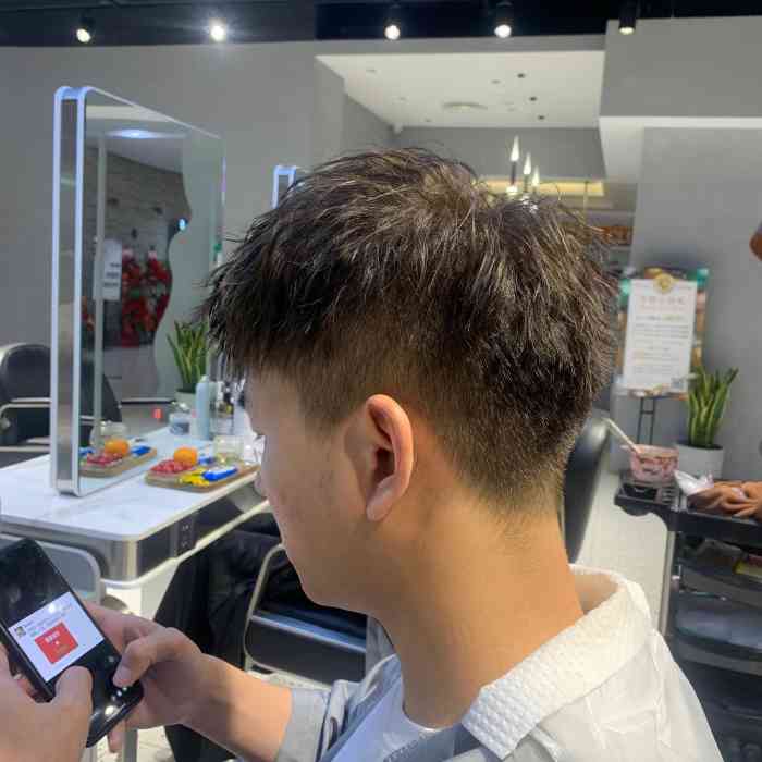 杜尚发型(中大银泰店)