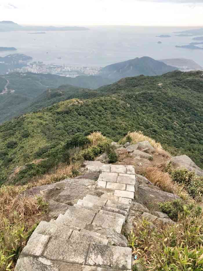 梅沙尖"一共三个登山口,我去的是山海大观6015注.