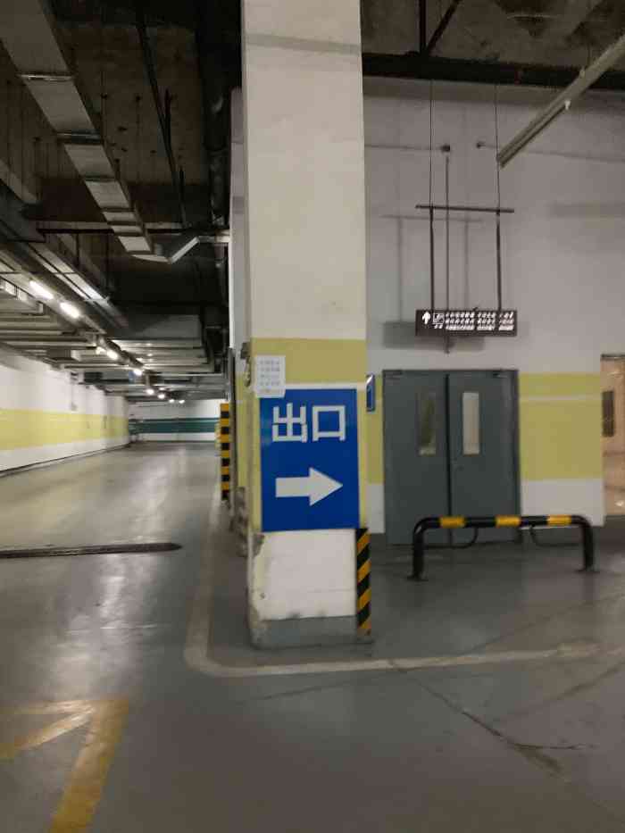 津湾广场地下停车场-"不错的停车场,每次过来看电影来