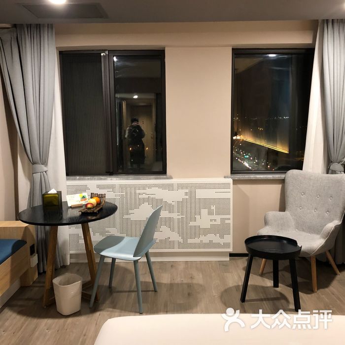 西安大学城亚朵轻居酒店