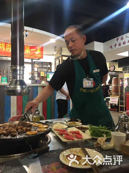 烤肉季人均_烤肉季羊肉串图片(3)