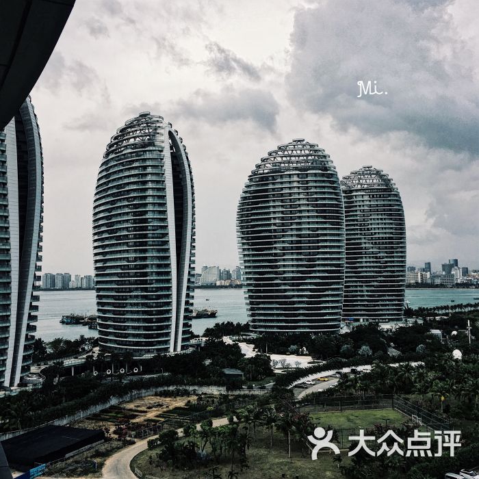 三亚湾凤凰岛热带风情度假酒店