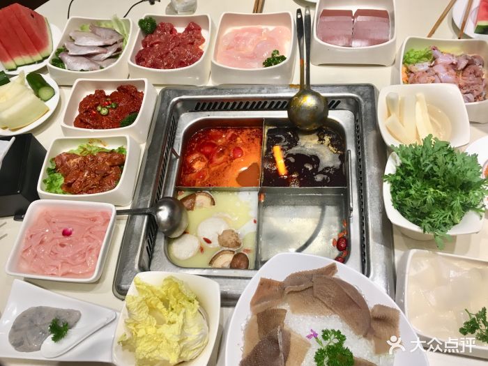 海底捞火锅(九眼桥店)四宫格锅底图片