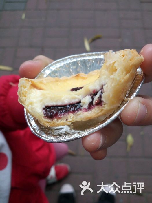 面包价格都偏贵,服务态度冷漠。一个服务员.