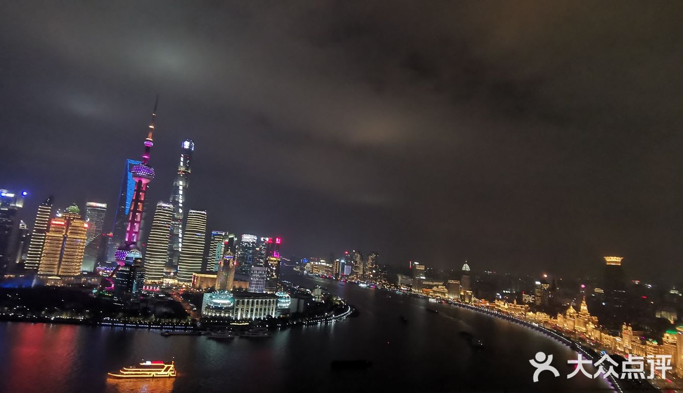 特别感谢姐妹带我来这麽高大上,看遍浦江美景的地方