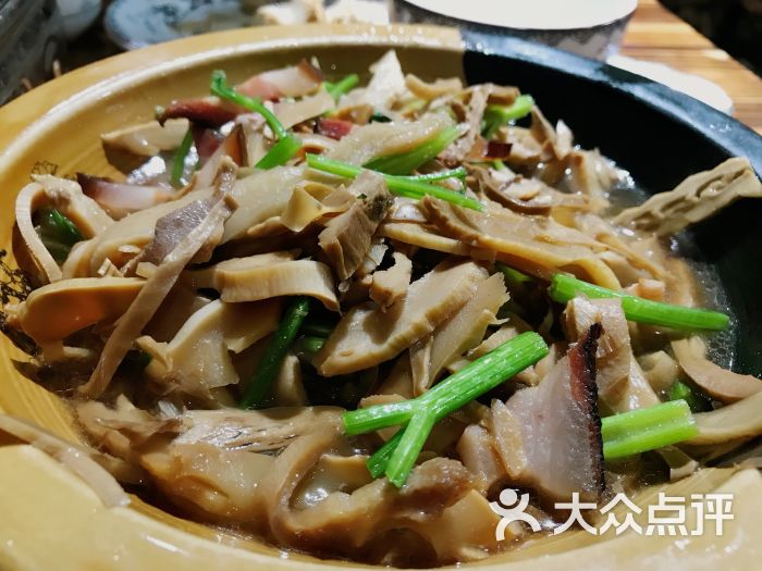 明月山烟笋炒腊肉