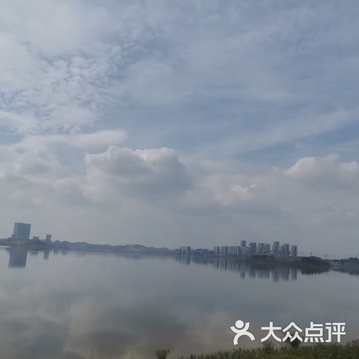 兴隆湖