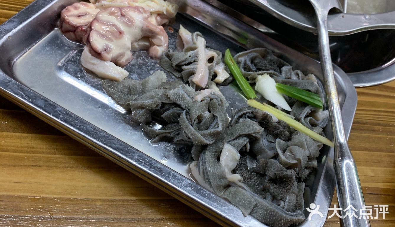 两江牛佬牛八宝火锅只靠精品牛八宝,腐竹就火遍了象山
